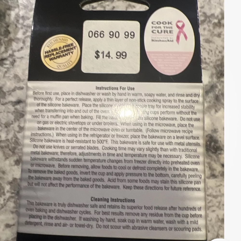 Silicone Red Baking Cups Boxed and Airtight lids like watermelon - Picture 4 of 6